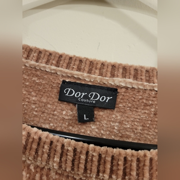 Beatle Juice Sweater - Picture 2 of 3